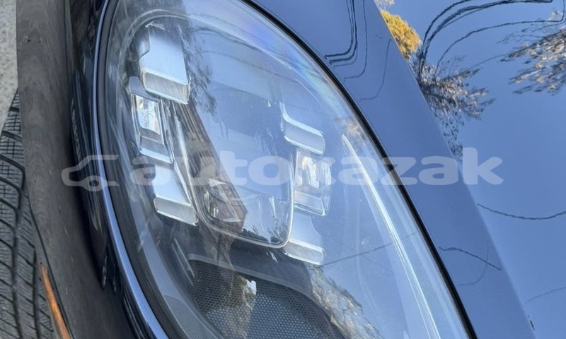 Big with watermark porsche macan taraz georgiyev 6424