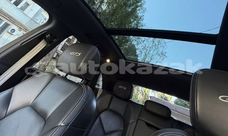 Big with watermark porsche macan taraz georgiyev 6424