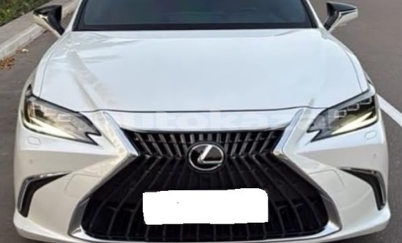 Buy Used Lexus ES White Car in Aktau in Karagandi Buy Used Lexus ES White Car in Aktau in Karagandi