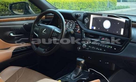 Buy Used Lexus ES White Car in Aktau in Karagandi Buy Used Lexus ES White Car in Aktau in Karagandi