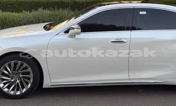Buy Used Lexus ES White Car in Aktau in Karagandi Buy Used Lexus ES White Car in Aktau in Karagandi