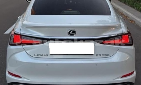 Buy Used Lexus ES White Car in Aktau in Karagandi Buy Used Lexus ES White Car in Aktau in Karagandi