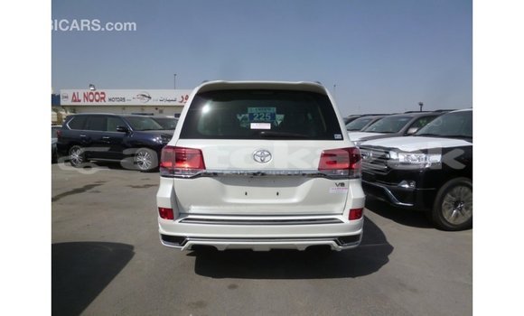 Buy Import Toyota Land Cruiser White Car in Import - Dubai in Akmecet Buy Import Toyota Land Cruiser White Car in Import - Dubai in Akmecet