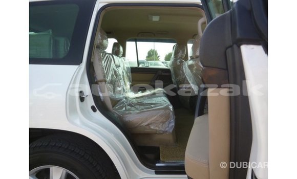 Buy Import Toyota Land Cruiser White Car in Import - Dubai in Akmecet Buy Import Toyota Land Cruiser White Car in Import - Dubai in Akmecet