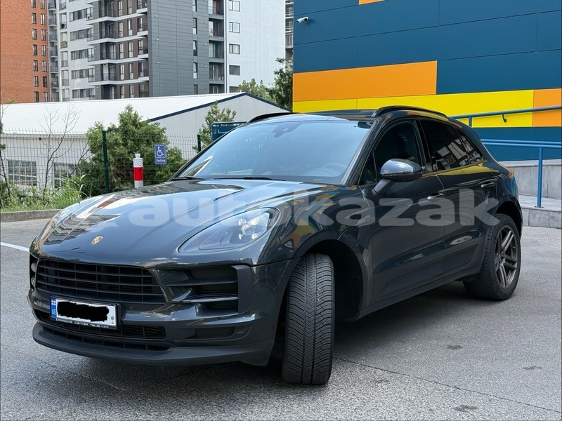 Big with watermark porsche macan taraz georgiyev 6443