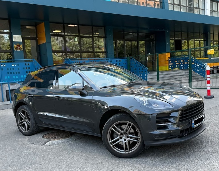 Big with watermark porsche macan taraz georgiyev 6443
