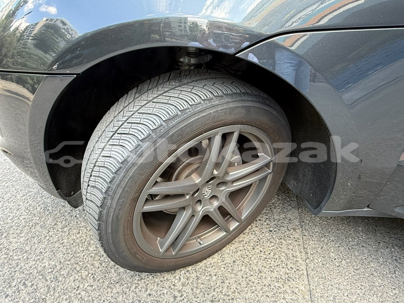 Big with watermark porsche macan taraz georgiyev 6443