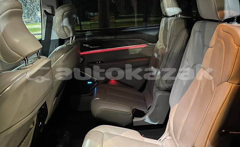 Big with watermark jeep grand cherokee taraz georgiyev 6447