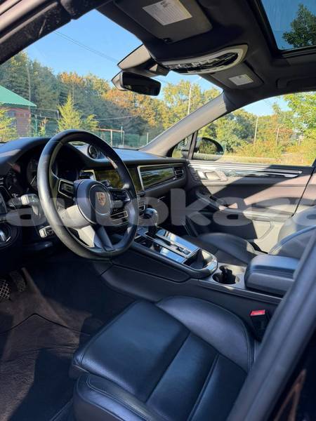 Big with watermark porsche macan taraz georgiyev 6448