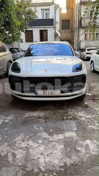 Big with watermark porsche macan taraz georgiyev 6455