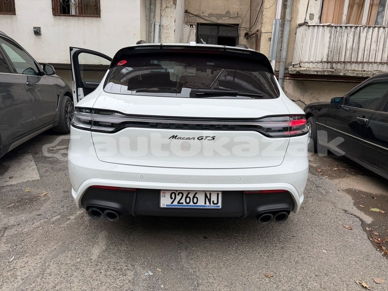 Big with watermark porsche macan taraz georgiyev 6455