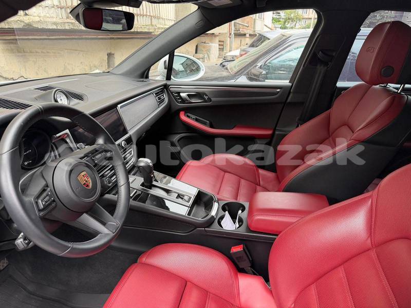 Big with watermark porsche macan taraz georgiyev 6455