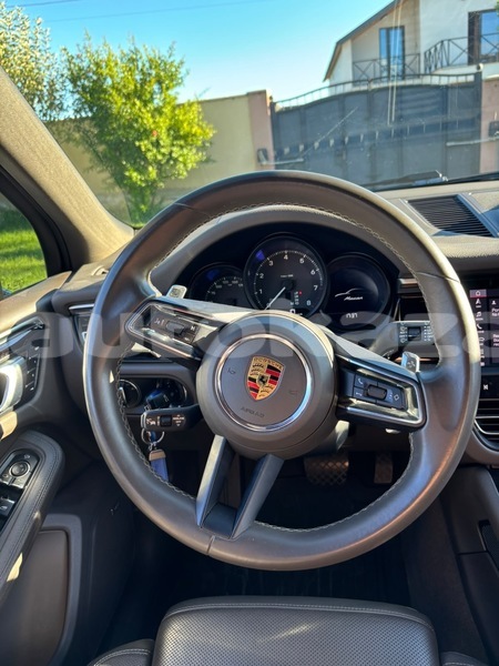 Big with watermark porsche macan taraz georgiyev 6485