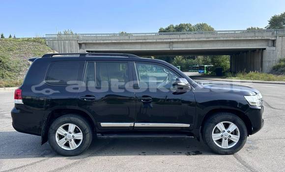 Buy Used Toyota Land Cruiser Black Car in Georgiyev in Taraz Buy Used Toyota Land Cruiser Black Car in Georgiyev in Taraz