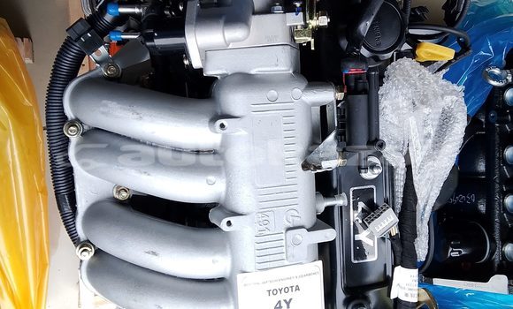 TOYOTA Camry 2.2 Engine