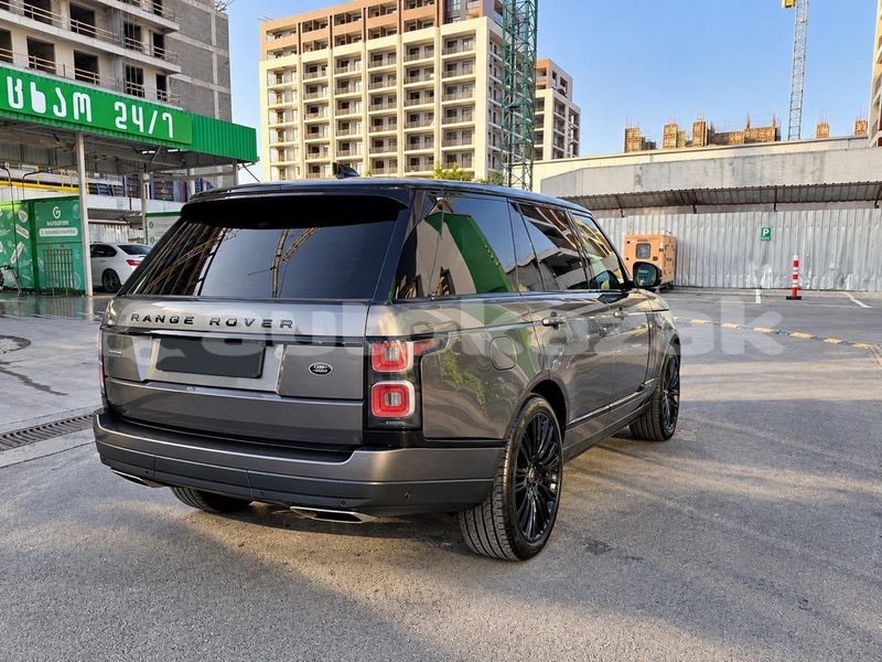 Big with watermark land rover range rover vogue taraz georgiyev 6540
