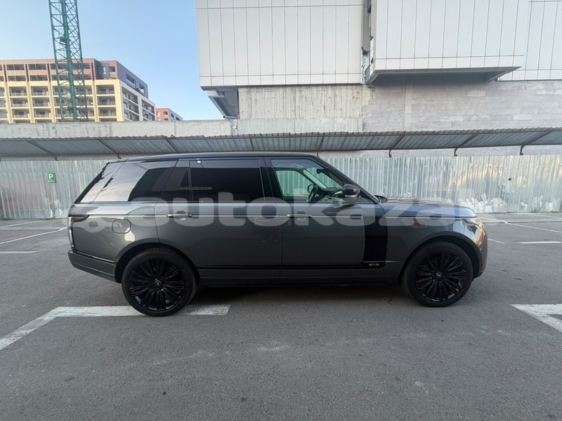 Big with watermark land rover range rover vogue taraz georgiyev 6540