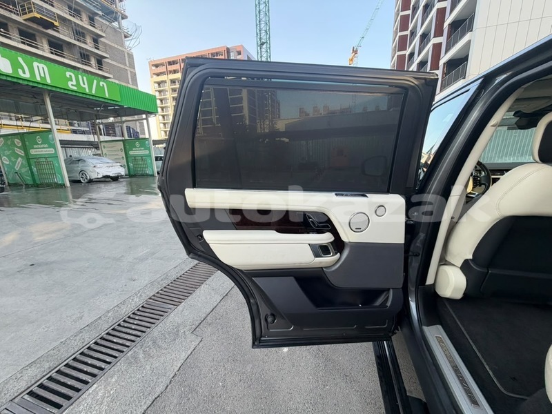 Big with watermark land rover range rover vogue taraz georgiyev 6540