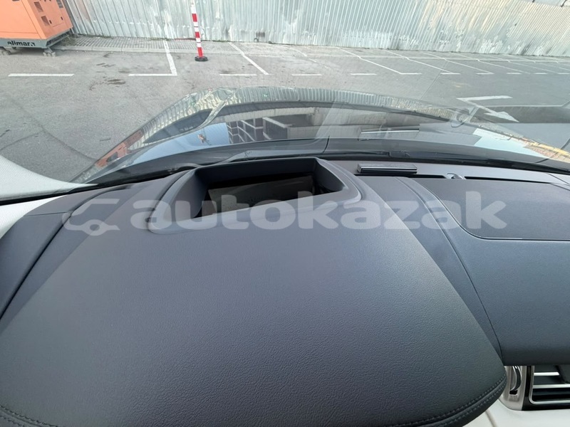 Big with watermark land rover range rover vogue taraz georgiyev 6540