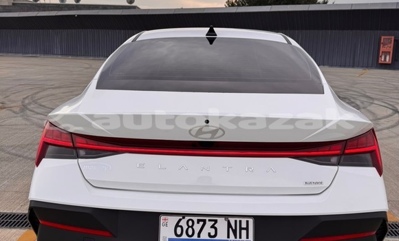 Buy Used Hyundai Elantra White Car in Georgiyev in Taraz