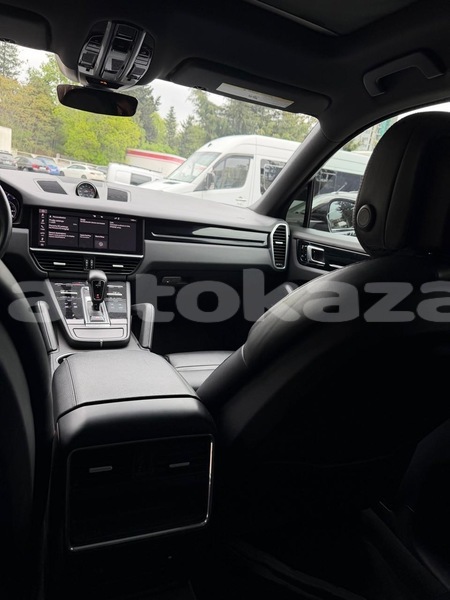 Big with watermark porsche cayenne taraz georgiyev 6569