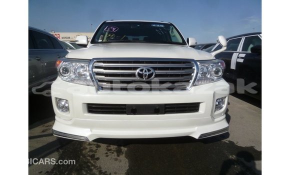Buy Import Toyota Land Cruiser White Car in Import - Dubai in Akmecet Buy Import Toyota Land Cruiser White Car in Import - Dubai in Akmecet
