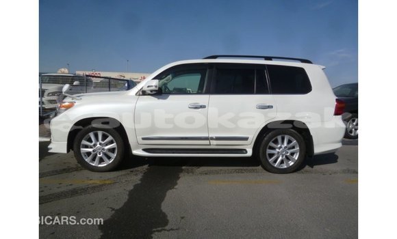 Buy Import Toyota Land Cruiser White Car in Import - Dubai in Akmecet Buy Import Toyota Land Cruiser White Car in Import - Dubai in Akmecet