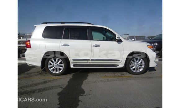 Buy Import Toyota Land Cruiser White Car in Import - Dubai in Akmecet Buy Import Toyota Land Cruiser White Car in Import - Dubai in Akmecet
