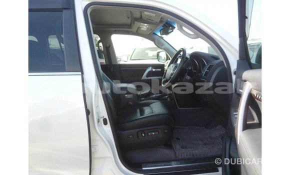 Buy Import Toyota Land Cruiser White Car in Import - Dubai in Akmecet Buy Import Toyota Land Cruiser White Car in Import - Dubai in Akmecet