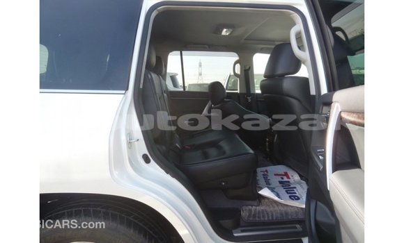 Buy Import Toyota Land Cruiser White Car in Import - Dubai in Akmecet Buy Import Toyota Land Cruiser White Car in Import - Dubai in Akmecet