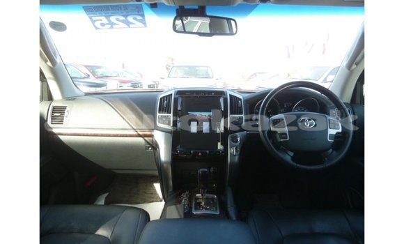 Buy Import Toyota Land Cruiser White Car in Import - Dubai in Akmecet Buy Import Toyota Land Cruiser White Car in Import - Dubai in Akmecet
