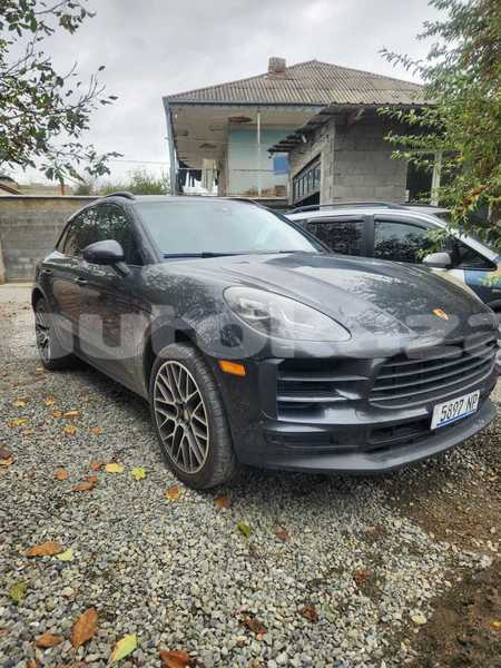 Big with watermark porsche macan taraz georgiyev 6613