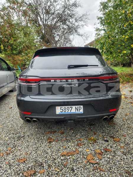 Big with watermark porsche macan taraz georgiyev 6613