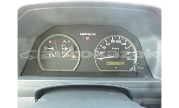 Buy Import Toyota Land Cruiser White Car in Import - Dubai in Akmecet Buy Import Toyota Land Cruiser White Car in Import - Dubai in Akmecet