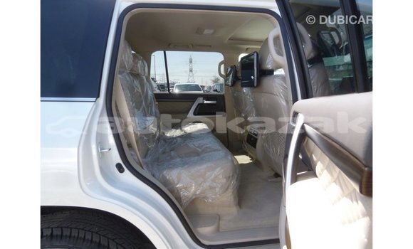 Buy Import Toyota Land Cruiser White Car in Import - Dubai in Akmecet Buy Import Toyota Land Cruiser White Car in Import - Dubai in Akmecet