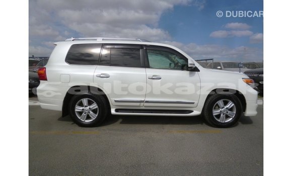 Buy Import Toyota Land Cruiser White Car in Import - Dubai in Akmecet Buy Import Toyota Land Cruiser White Car in Import - Dubai in Akmecet