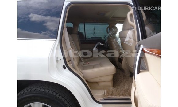 Buy Import Toyota Land Cruiser White Car in Import - Dubai in Akmecet Buy Import Toyota Land Cruiser White Car in Import - Dubai in Akmecet