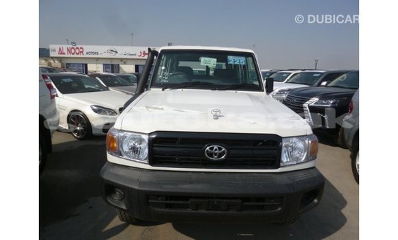 Buy Import Toyota Land Cruiser White Car in Import - Dubai in Akmecet Buy Import Toyota Land Cruiser White Car in Import - Dubai in Akmecet