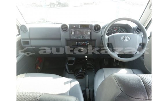 Buy Import Toyota Land Cruiser White Car in Import - Dubai in Akmecet Buy Import Toyota Land Cruiser White Car in Import - Dubai in Akmecet