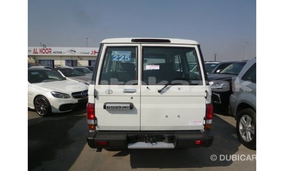 Buy Import Toyota Land Cruiser White Car in Import - Dubai in Akmecet Buy Import Toyota Land Cruiser White Car in Import - Dubai in Akmecet