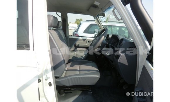 Buy Import Toyota Land Cruiser White Car in Import - Dubai in Akmecet Buy Import Toyota Land Cruiser White Car in Import - Dubai in Akmecet