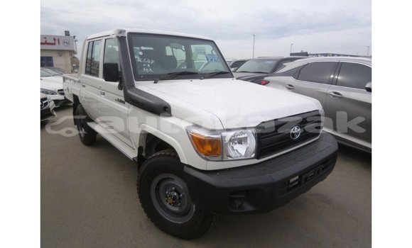 Buy Import Toyota Land Cruiser White Car in Import - Dubai in Akmecet Buy Import Toyota Land Cruiser White Car in Import - Dubai in Akmecet