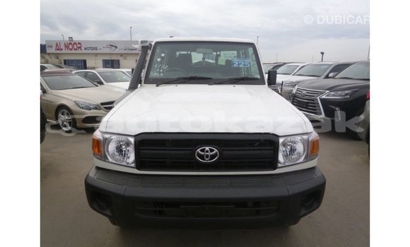 Buy Import Toyota Land Cruiser White Car in Import - Dubai in Akmecet Buy Import Toyota Land Cruiser White Car in Import - Dubai in Akmecet