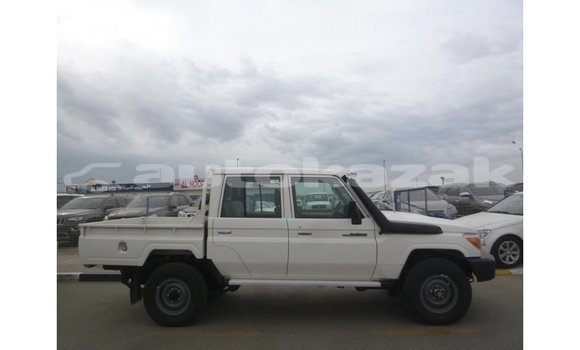 Buy Import Toyota Land Cruiser White Car in Import - Dubai in Akmecet Buy Import Toyota Land Cruiser White Car in Import - Dubai in Akmecet