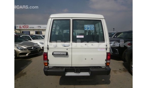 Buy Import Toyota Land Cruiser White Car in Import - Dubai in Akmecet Buy Import Toyota Land Cruiser White Car in Import - Dubai in Akmecet