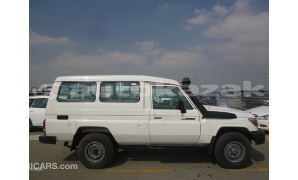 Buy Import Toyota Land Cruiser White Car in Import - Dubai in Akmecet Buy Import Toyota Land Cruiser White Car in Import - Dubai in Akmecet