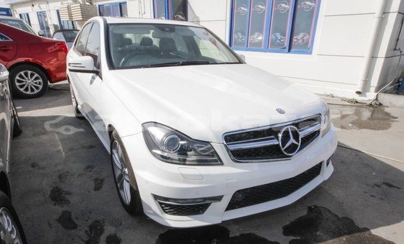 Buy Import Mercedes-Benz 200 White Car in Import - Dubai in Akmecet Buy Import Mercedes-Benz 200 White Car in Import - Dubai in Akmecet
