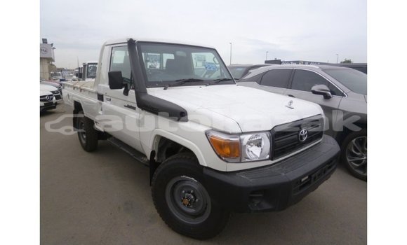 Buy Import Toyota Land Cruiser White Car in Import - Dubai in Akmecet Buy Import Toyota Land Cruiser White Car in Import - Dubai in Akmecet