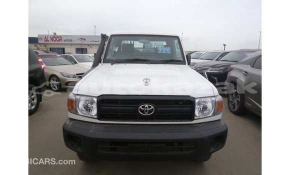 Buy Import Toyota Land Cruiser White Car in Import - Dubai in Akmecet Buy Import Toyota Land Cruiser White Car in Import - Dubai in Akmecet