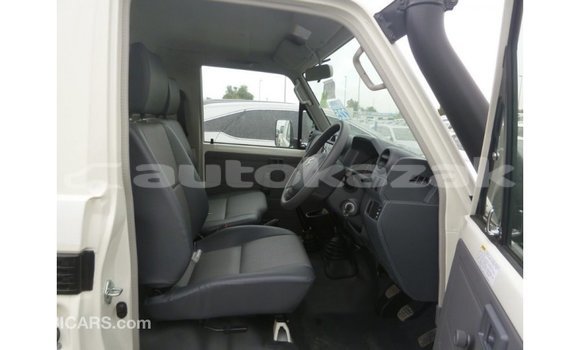 Buy Import Toyota Land Cruiser White Car in Import - Dubai in Akmecet Buy Import Toyota Land Cruiser White Car in Import - Dubai in Akmecet